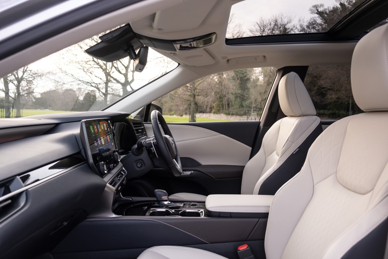 Lexus RX 450h front interior